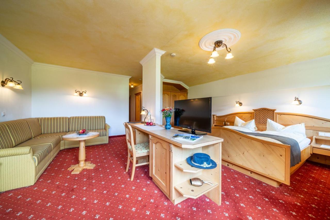 Biohotel Rastbichlhof Neustift im Stubaital Exterior photo